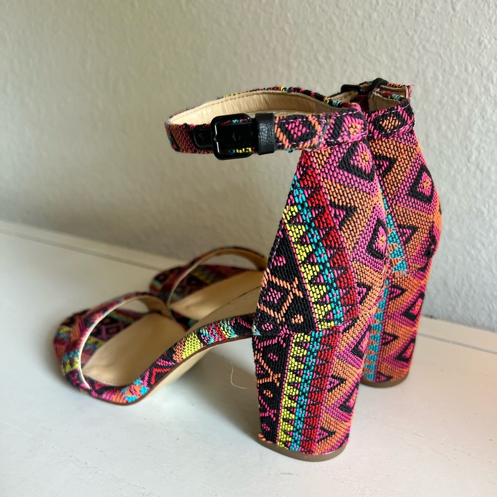 Jessica Simpson 7.5 Monrae Aztec Block Heel